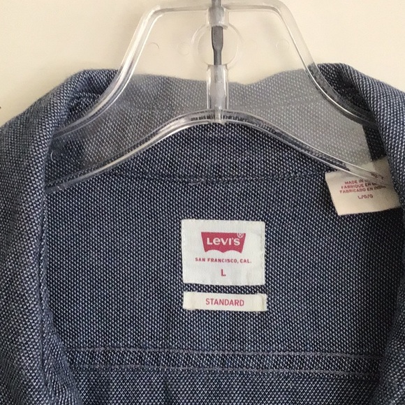 Levi’s Classic Men’s Button Up Indigo Shirt - Picture 9 of 9